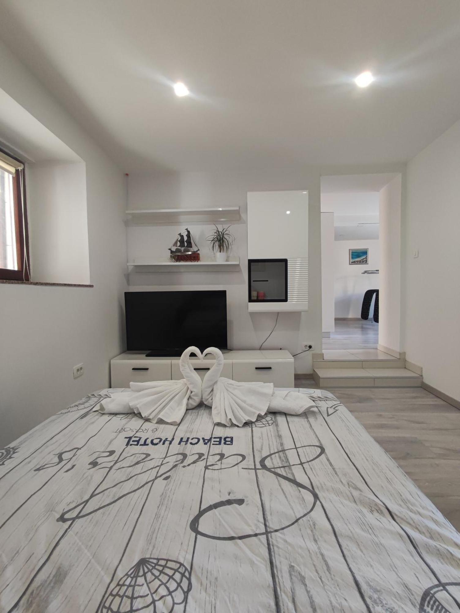 Sea Storm Apartments Izola Exterior photo